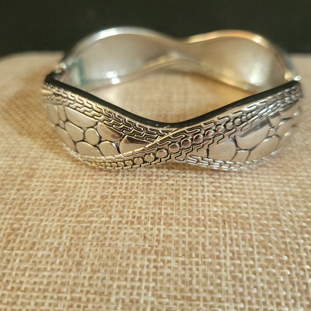 Silver Pebble Texture Infinity Hinged Bangle Bracelet Size 7 Whimsigoth